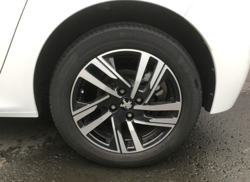 Peugeot 208 PureTech 100 S&S BVM6 Allure