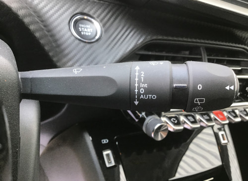 Peugeot 208 PureTech 100 S&S BVM6 Allure