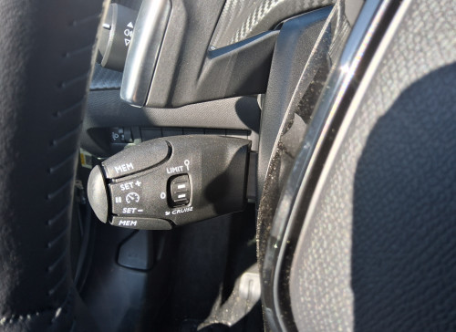 Peugeot 2008 Nouveau Hybrid 145 e-DCS6 Allure