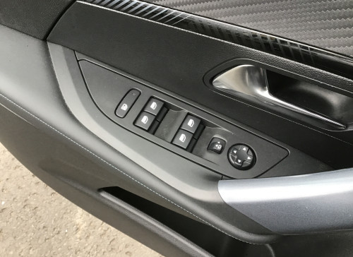 Peugeot 2008 PureTech 130 S&S BVM6 Allure Pack