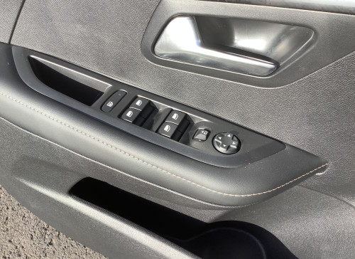 Peugeot 208 Nouvelle Hybrid 110 ch e-DCS6 Allure