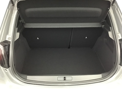 Peugeot 208 Nouvelle Hybrid 136 e-DCS6 Allure