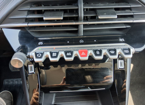 Peugeot 208 Nouvelle Hybrid 100 e-DCS6 Allure