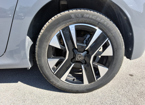 Peugeot 208 Nouvelle Hybrid 100 e-DCS6 Allure