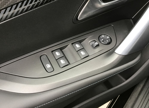 Peugeot 2008 PureTech 100 S&S BVM6 Allure