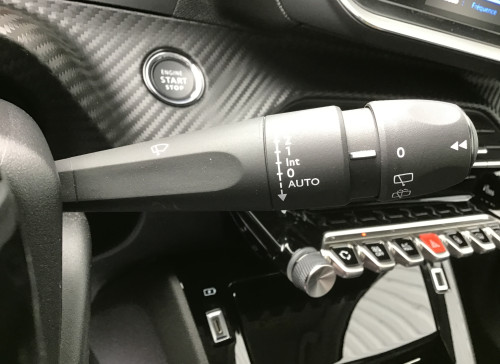 Peugeot 2008 PureTech 100 S&S BVM6 Allure