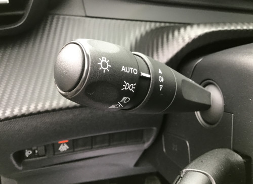 Peugeot 2008 PureTech 100 S&S BVM6 Allure