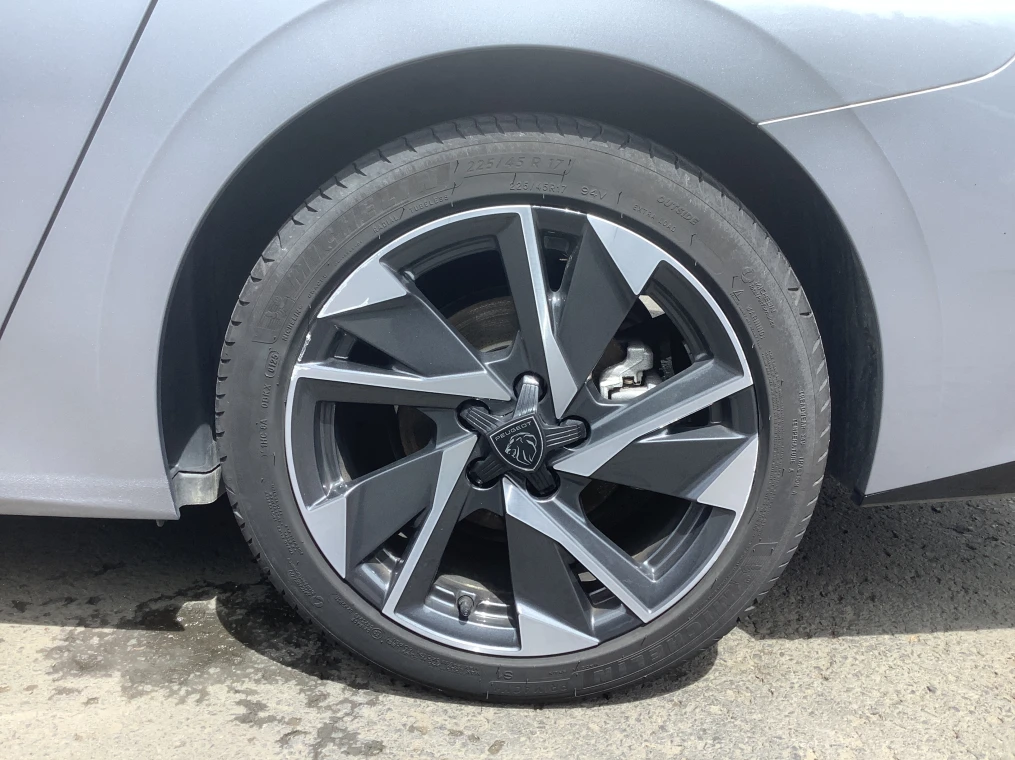 Peugeot 308 SW Hybrid 145 e-DCS6 Allure