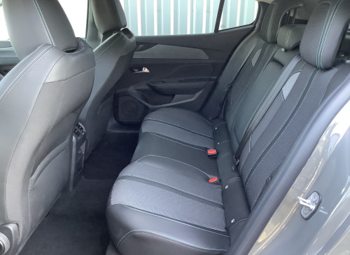 Peugeot 408 Hybrid 136 e-DCS6 Allure