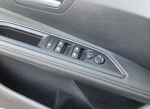 Peugeot 3008 Hybrid 136 e-DCS6 GT