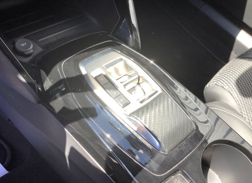 Peugeot 2008 Nouveau Hybrid 136 e-DCS6 GT