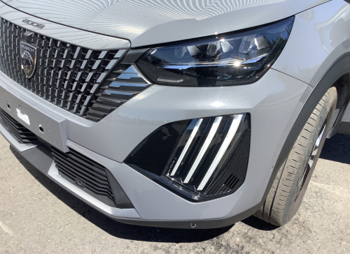 Peugeot 2008 Nouveau Hybrid 136 e-DCS6 GT