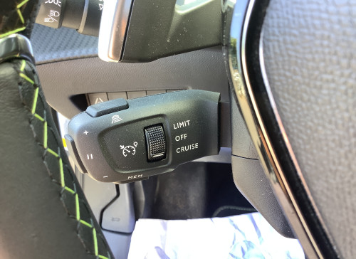 Peugeot 2008 Nouveau Hybrid 136 e-DCS6 GT