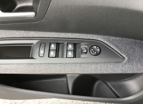 Peugeot 5008 PureTech 130ch S&S BVM6 Active