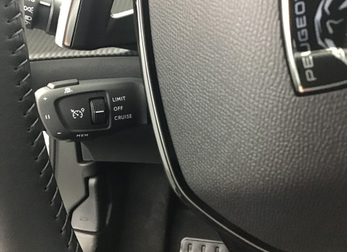 Peugeot 2008 Nouveau Hybrid 145 e-DCS6 Allure