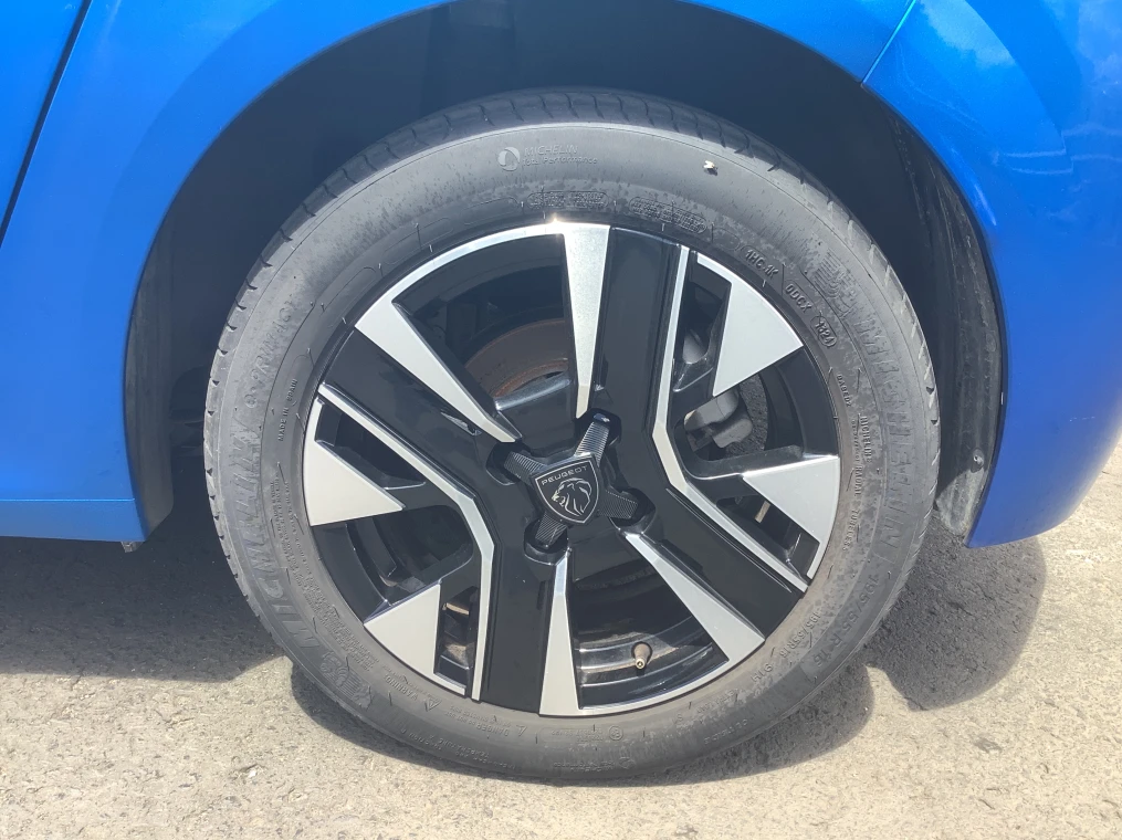 Peugeot 208 100 S&S BVM6 Allure