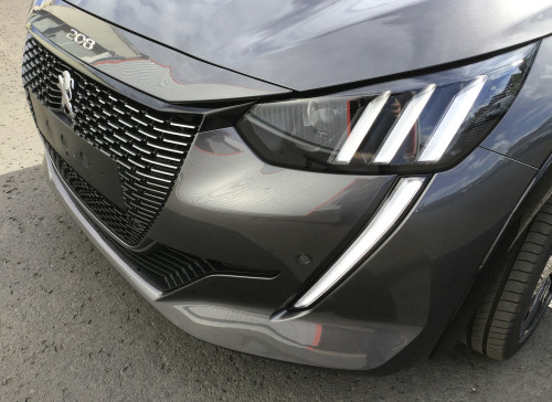 Peugeot 208 Nouvelle PureTech 130 S&S EAT8 GT