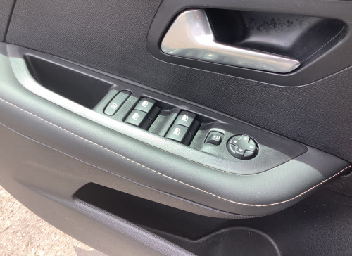Peugeot 208 Nouvelle Hybrid 100 e-DCS6 Allure