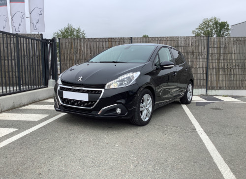 Peugeot 208 PureTech 82ch S&S BVM5 Signature