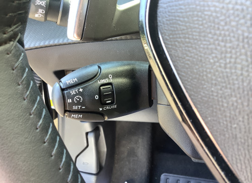 Peugeot 2008 Nouveau Hybrid 136 e-DCS6 Allure