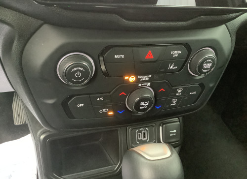 Jeep RENEGADE Nouveau 1.5 Turbo T4 130 ch BVR7 e-Hybrid Altitude