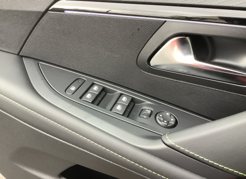 Peugeot 208 Nouvelle Hybrid 100 e-DCS6 GT