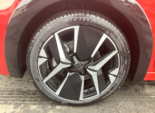 Peugeot 208 Nouvelle Hybrid 100 e-DCS6 GT