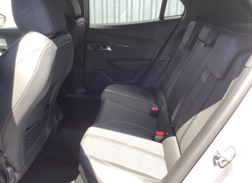 Peugeot 2008 Nouveau Hybrid 145 e-DCS6 GT