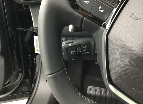 Peugeot 2008 Nouveau Hybrid 145 e-DCS6 Allure