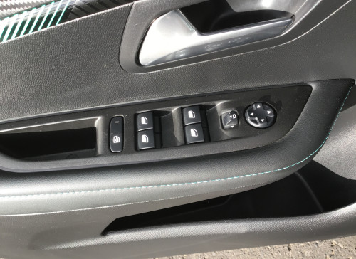Peugeot 208 PureTech 100 S&S BVM6 Allure Pack
