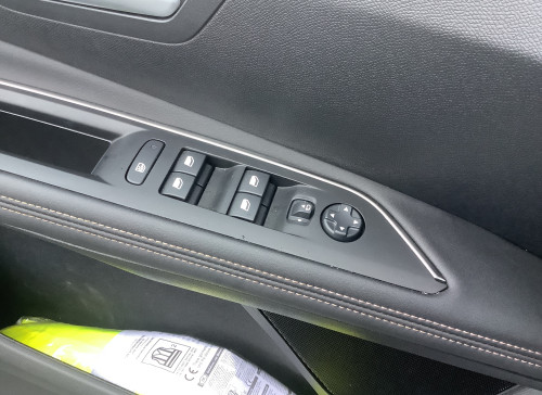 Peugeot 3008 Hybrid 136 e-DCS6 GT