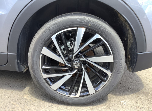 MG ZS Nouveau 1.5 L Hybrid+ 197 ch Luxury