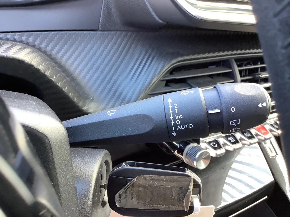 Peugeot 208 100 S&S BVM6 Allure
