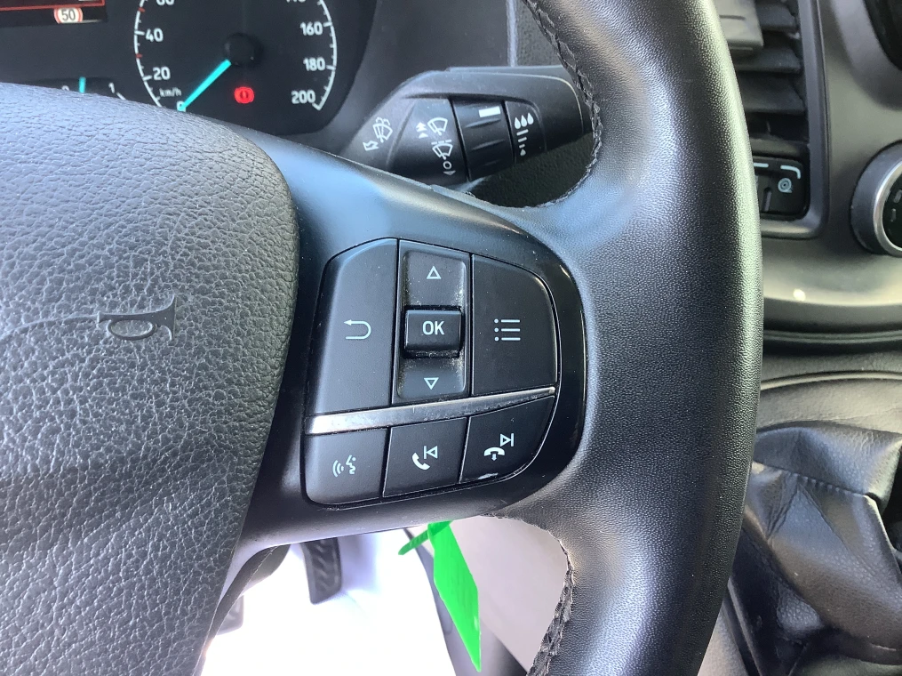 Ford TRANSIT CUSTOM FOURGON 300 L2H2 2.0 ECOBLUE 130 TREND BUSINESS