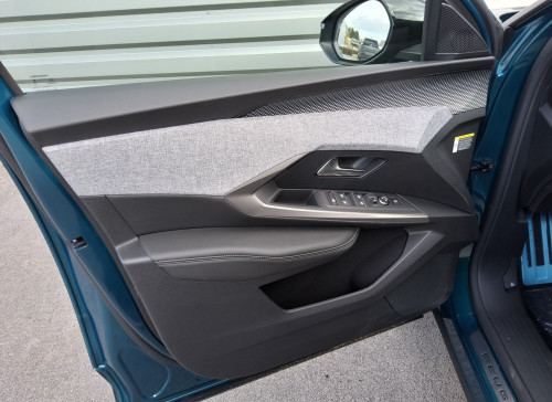 Peugeot 3008 Nouveau Hybrid 145 e-DCS6 GT