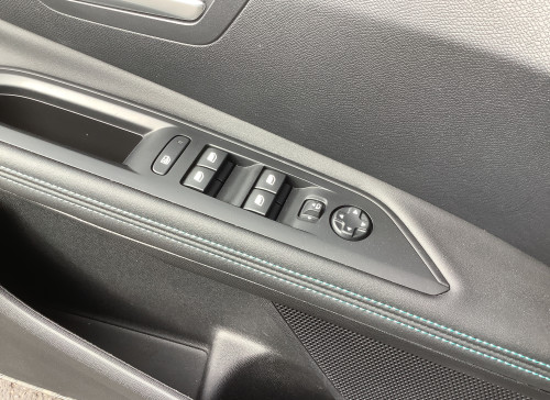 Peugeot 3008 Hybrid 145 e-DCS6 Allure Pack