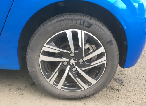 Peugeot 208 PureTech 100 S&S EAT8 Allure