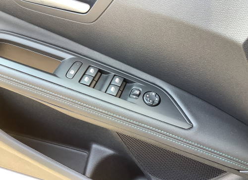 Peugeot 3008 Hybrid 180 e-EAT8 Allure Pack