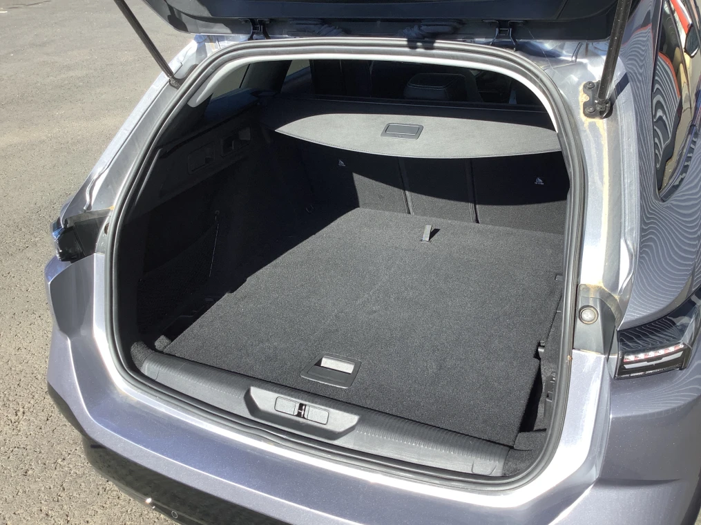 Peugeot 308 SW Hybrid 136 e-DCS6 Allure