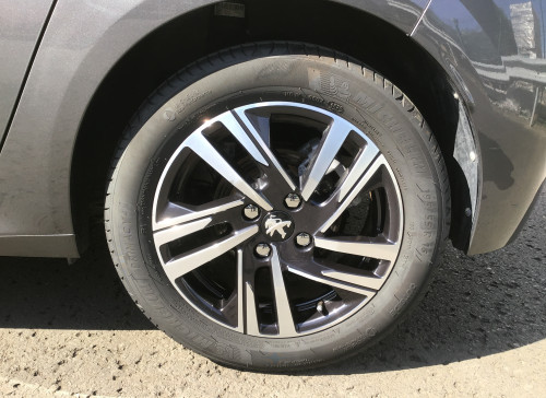 Peugeot 208 PureTech 100 S&S BVM6 Allure