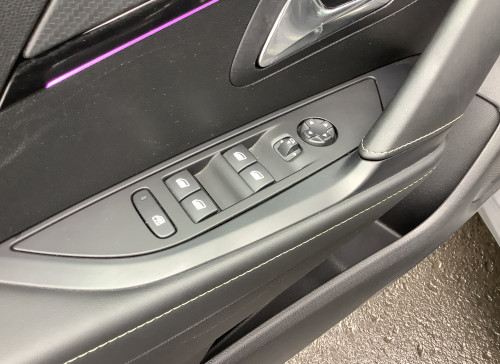 Peugeot 208 Nouvelle PureTech 100 S&S BVM6 GT