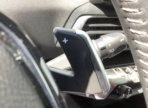 Peugeot 3008 Hybrid 180 e-EAT8 Allure Pack