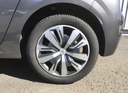 Peugeot 208 PureTech 100 S&S BVM6 Active