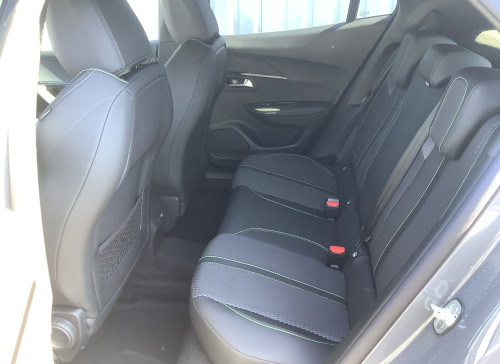 Peugeot 2008 Nouveau Hybrid 145 e-DCS6 GT