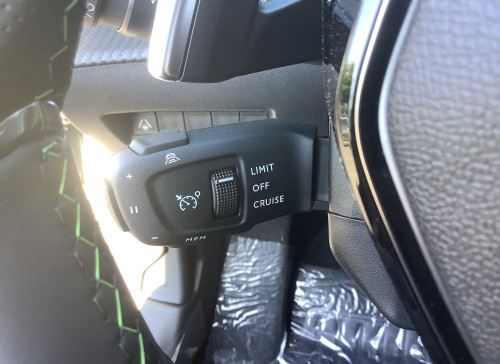 Peugeot 2008 Nouveau Hybrid 145 e-DCS6 GT