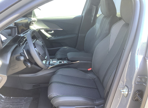 Peugeot 2008 Nouveau Hybrid 145 e-DCS6 GT