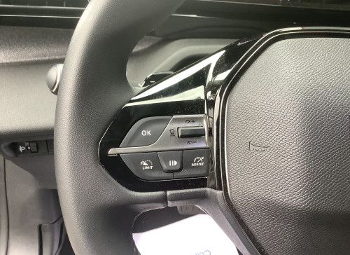 Peugeot 408 Nouvelle Hybrid 136 e-DCS6 Allure