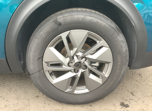 Peugeot 408 Nouvelle Hybrid 136 e-DCS6 Allure