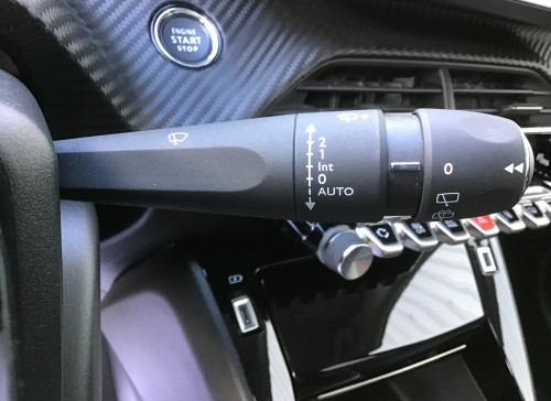Peugeot 208 Nouvelle PureTech 100 S&S BVM6 Allure