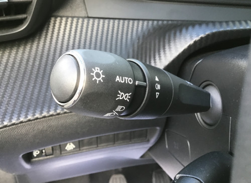 Peugeot 208 Nouvelle PureTech 100 S&S BVM6 Allure